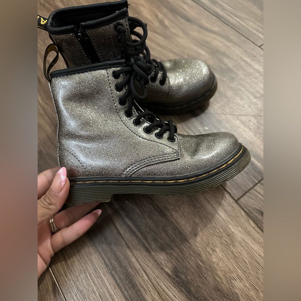 Kids dr marten boots